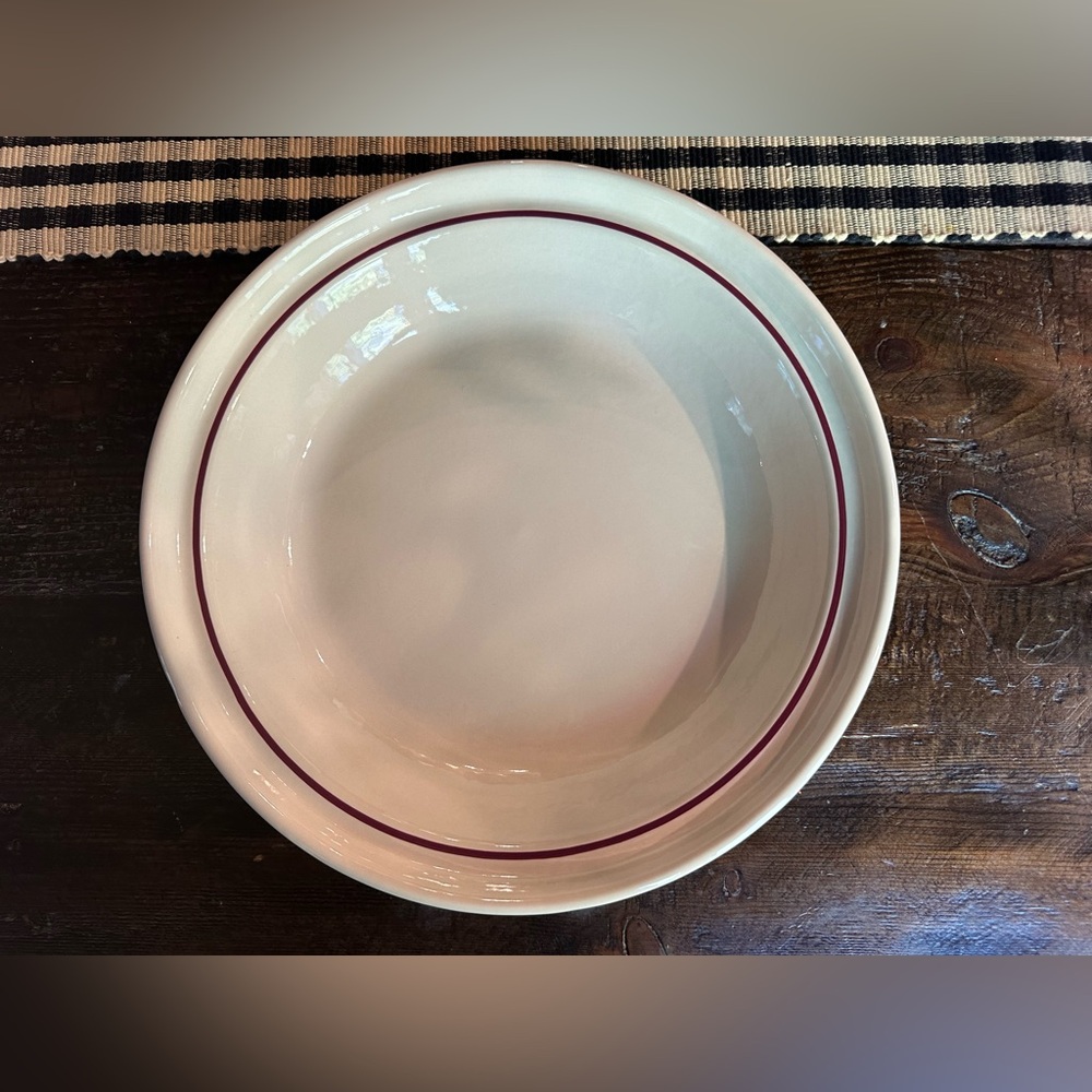 EUC Longaberger Woven Traditions Grandma Bonnie’s Pie Plate in Red 10”